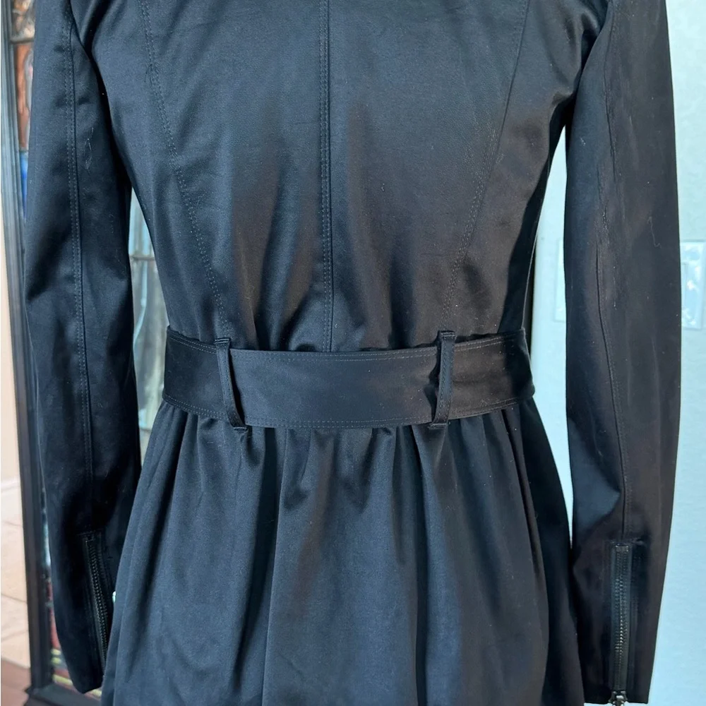 Burberry black Double-Breasted Trench Coat - Picture 9 of 13